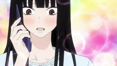 Menikmati Anime di Ponsel Gambar berbagai karakter anime menonton anime di ponsel